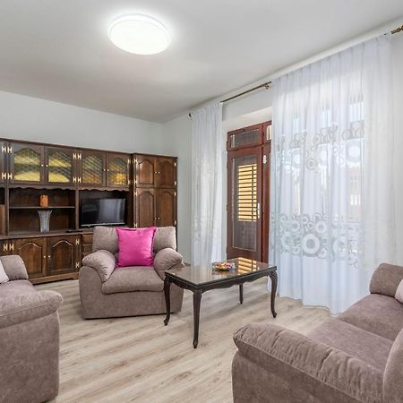 פורץ Apartment Lazzarich With Terrace מראה חיצוני תמונה