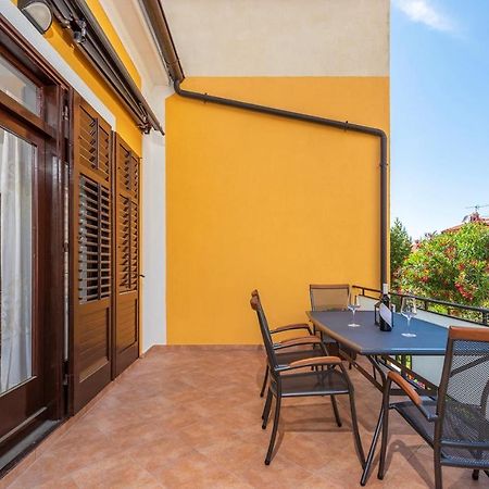 פורץ Apartment Lazzarich With Terrace מראה חיצוני תמונה