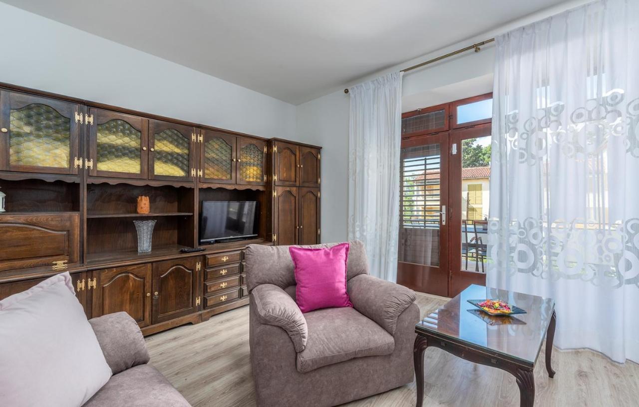 פורץ Apartment Lazzarich With Terrace מראה חיצוני תמונה