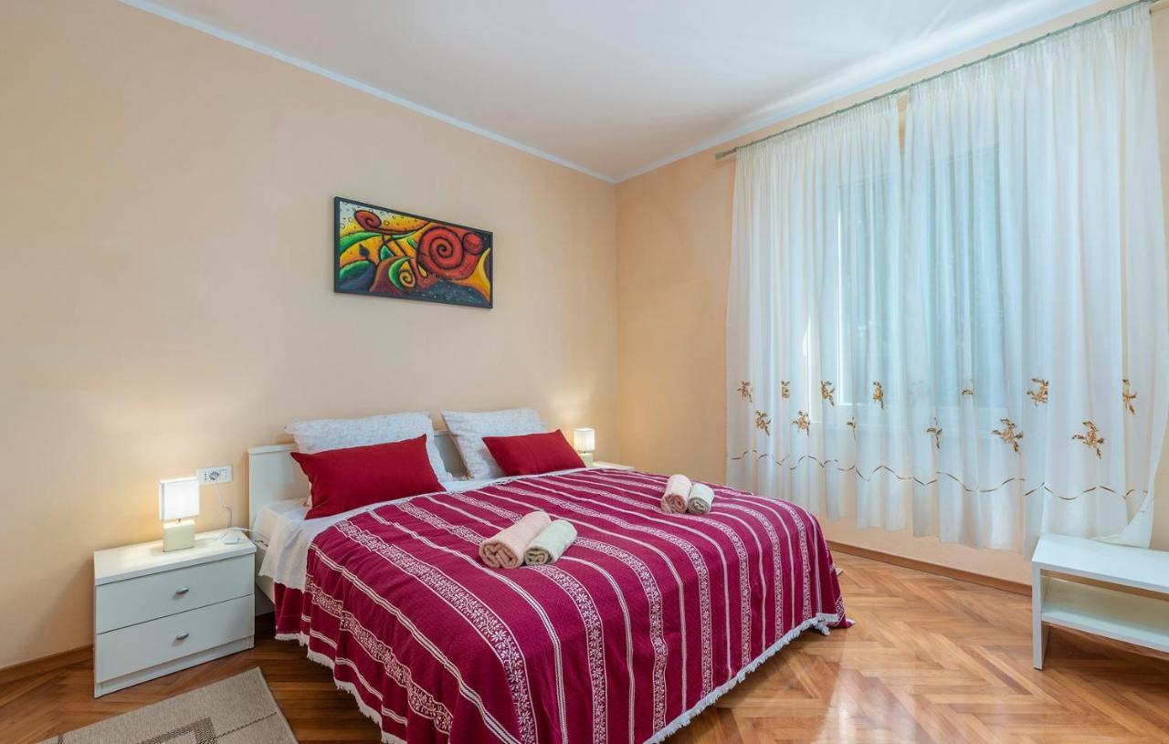 פורץ Apartment Lazzarich With Terrace מראה חיצוני תמונה