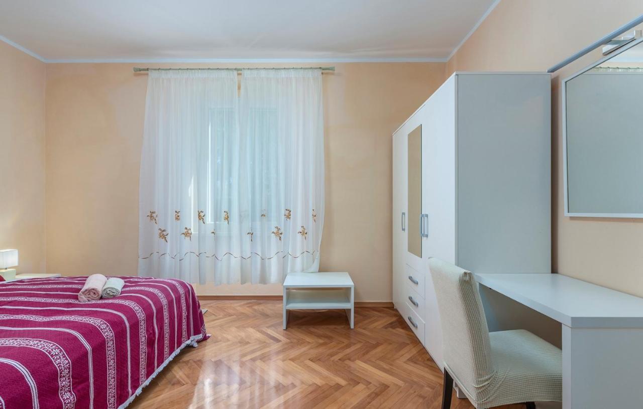פורץ Apartment Lazzarich With Terrace מראה חיצוני תמונה